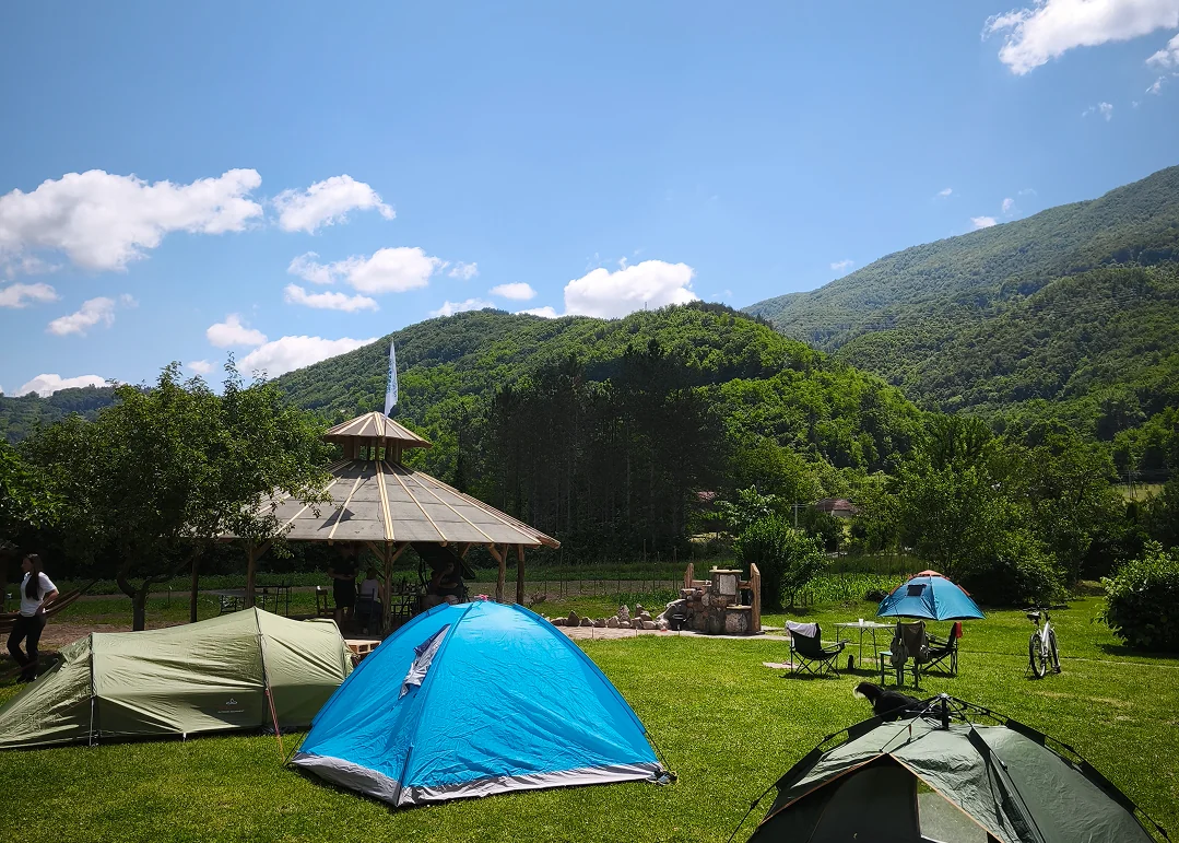 Kamp pored Drine, podnožje Osluše